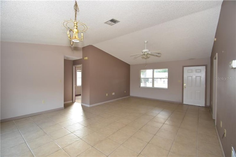 Photo 9 of 16 - 207 Lily Pad Ln, Eustis, FL 32726