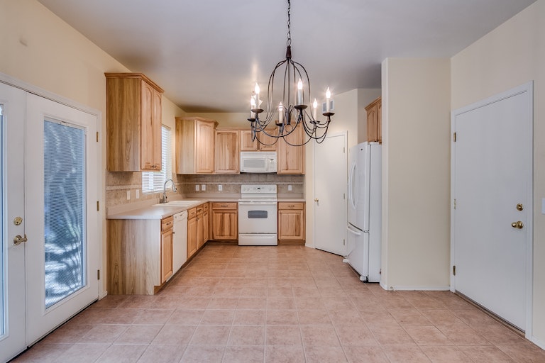 Photo 6 of 25 - 3013 W Ferruccio Pl, Phoenix, AZ 85086