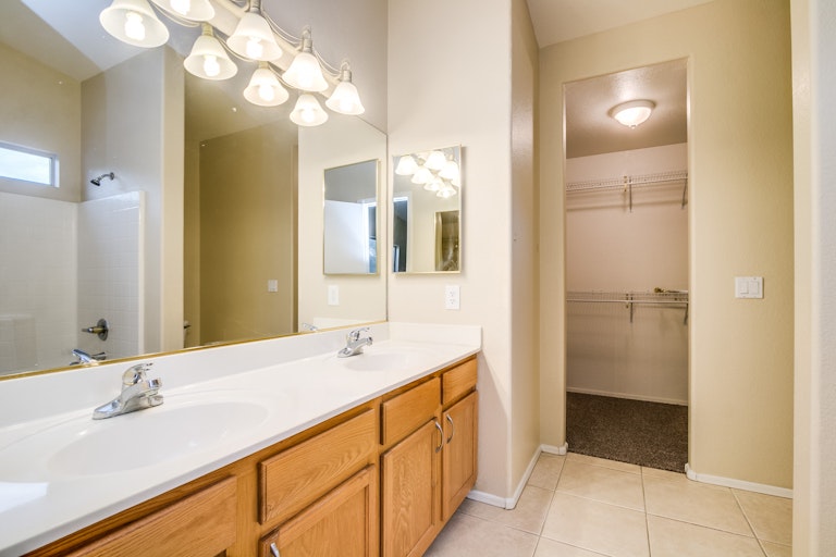 Photo 15 of 29 - 20244 N 30th Pl, Phoenix, AZ 85050