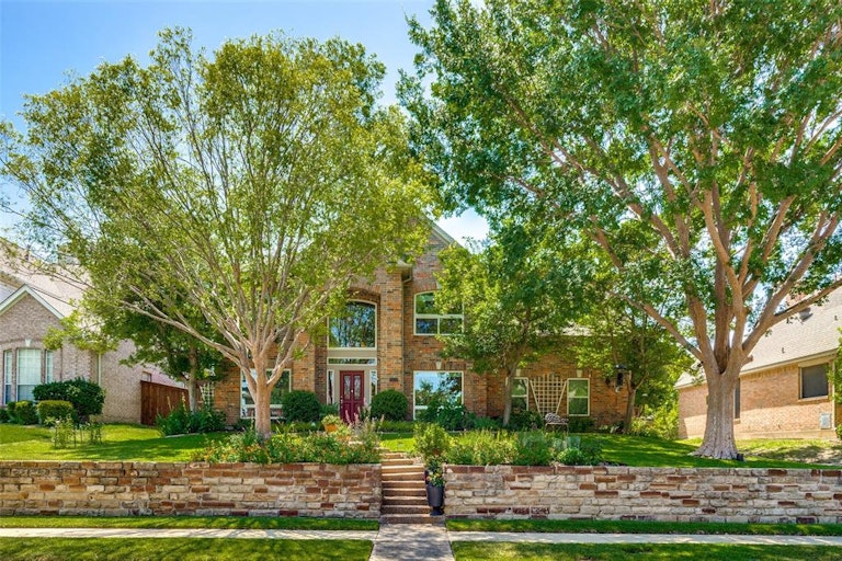 Photo 1 of 27 - 8609 Clear Sky Dr, Plano, TX 75025