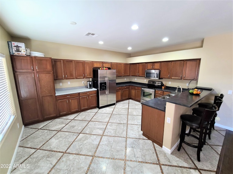Photo 7 of 42 - 333 W Atlantic Dr, Casa Grande, AZ 85122