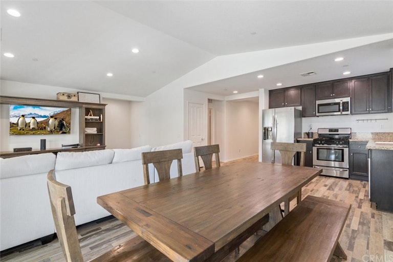 Photo 22 of 40 - 29312 Abelia Ln, Lake Elsinore, CA 92530