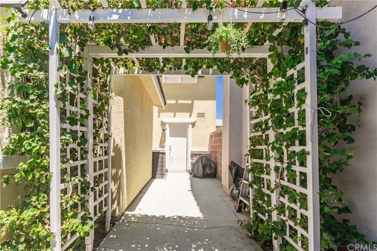 Photo 42 of 48 - 7931 Barnstormer Ct, Chino, CA 91708