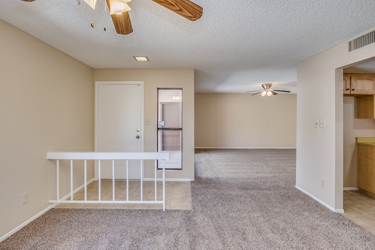 Photo 12 of 34 - 5220 E Tunder Cir, Phoenix, AZ 85044