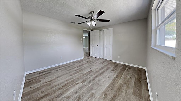 Photo 14 of 19 - 5830 Denver St NE, Saint Petersburg, FL 33703