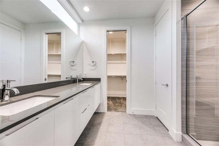 Photo 18 of 27 - 1234 Hyde Ct, Dallas, TX 75215