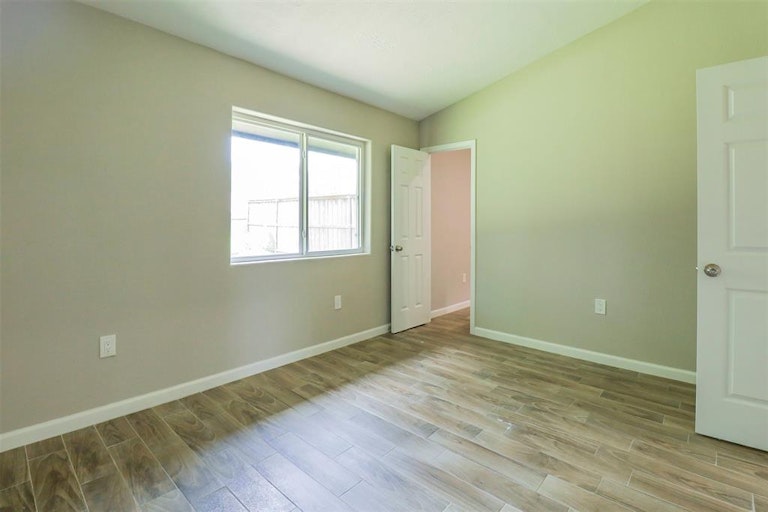 Photo 7 of 20 - 16927 Paint Rock Rd, Friendswood, TX 77546