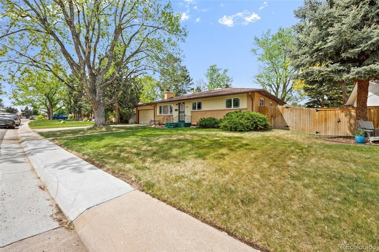 Photo 2 of 25 - 2207 Zinnia St, Golden, CO 80401