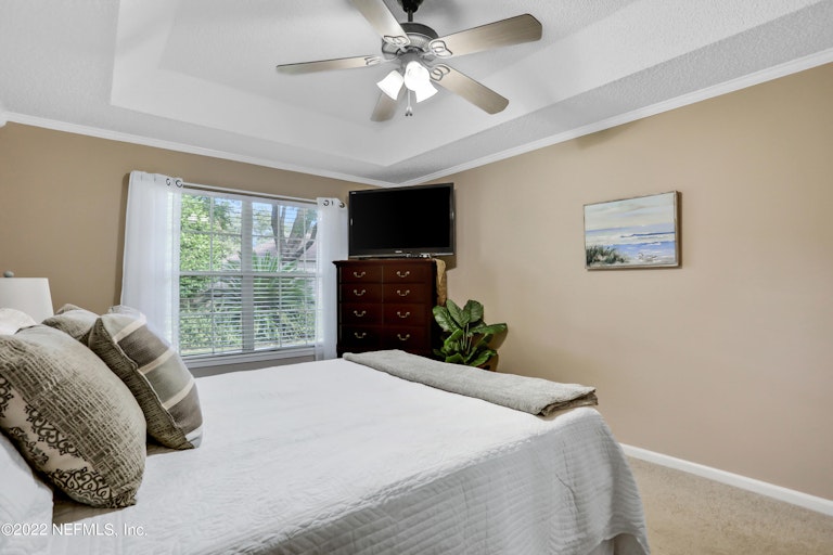 Photo 16 of 32 - 12669 Eaglesham Dr, Jacksonville, FL 32225