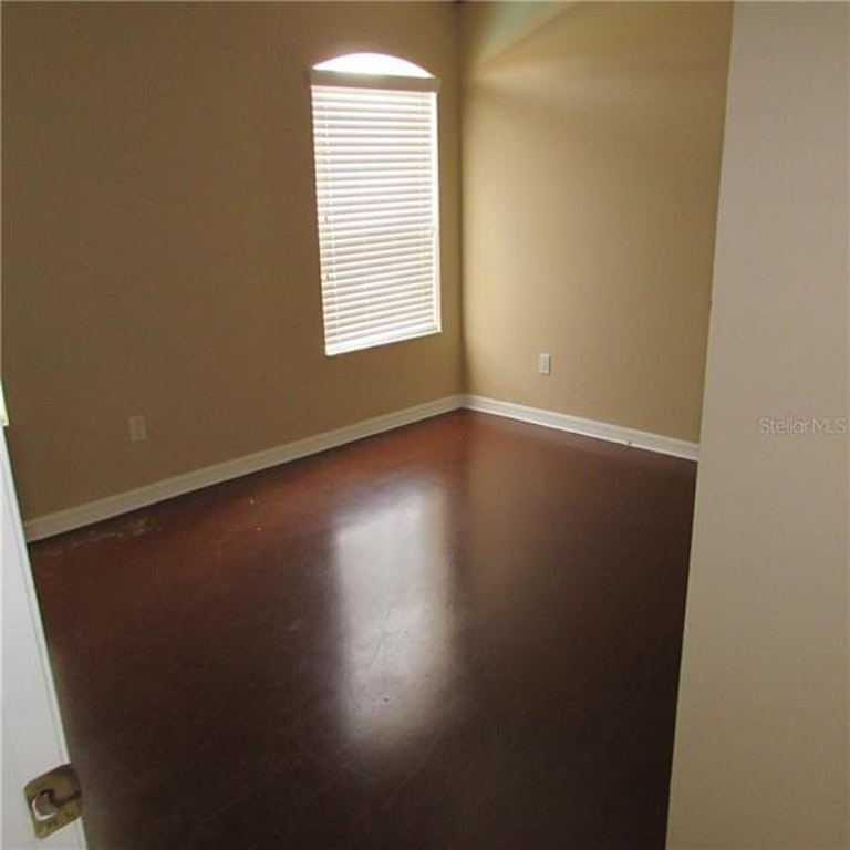 Photo 8 of 19 - 3520 Gray Whetstone St, Brandon, FL 33511