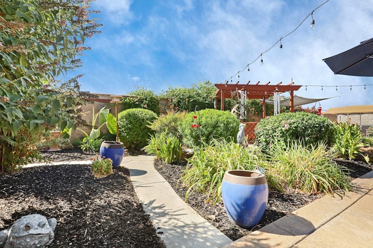 Photo 36 of 46 - 1026 Dimaggio Way, Galt, CA 95632