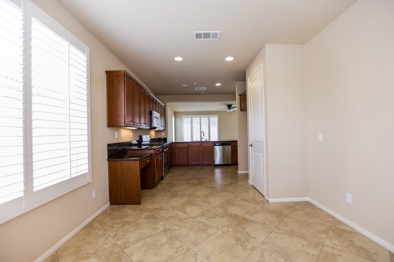 Photo 12 of 27 - 5245 Paseo Famosa, Hemet, CA 92545