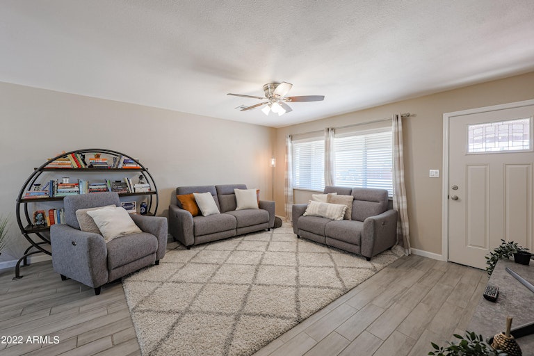 Photo 7 of 25 - 5244 W Cholla St, Glendale, AZ 85304