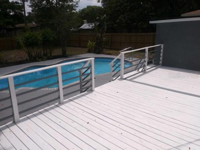 Photo 10 of 28 - 5832 10th St, Zephyrhills, FL 33542