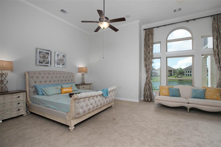 Photo 24 of 48 - 6339 Windermere Park Ln, Sugar Land, TX 77479