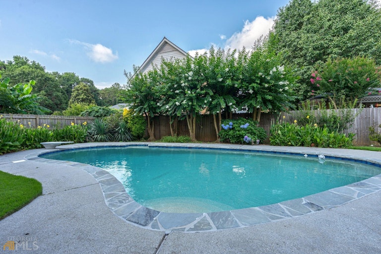 Photo 54 of 81 - 797 Oxford Ct SW, Lilburn, GA 30047