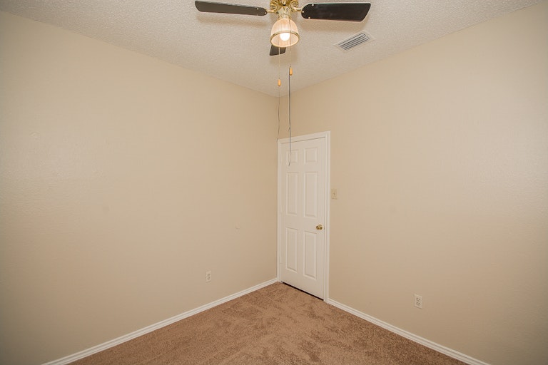 Photo 21 of 28 - 1517 Wesley Dr, Mesquite, TX 75149