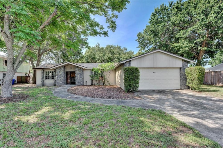 Photo 1 of 28 - 4721 Pine Lake Dr, Saint Cloud, FL 34769