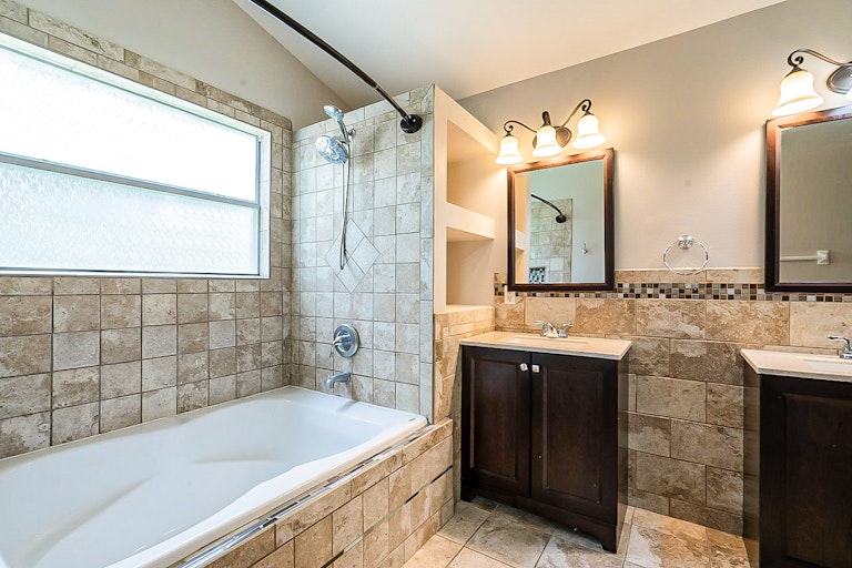 Photo 18 of 30 - 10455 Carlson Cir, Clermont, FL 34711