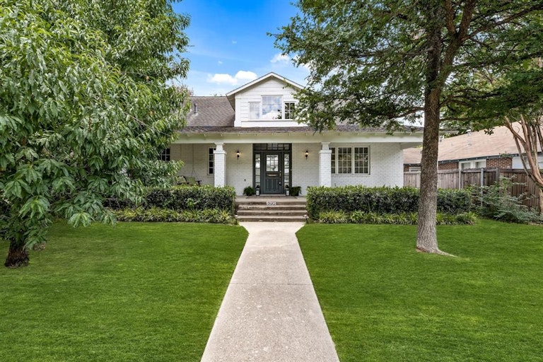 Photo 3 of 40 - 5204 Willis Ave, Dallas, TX 75206