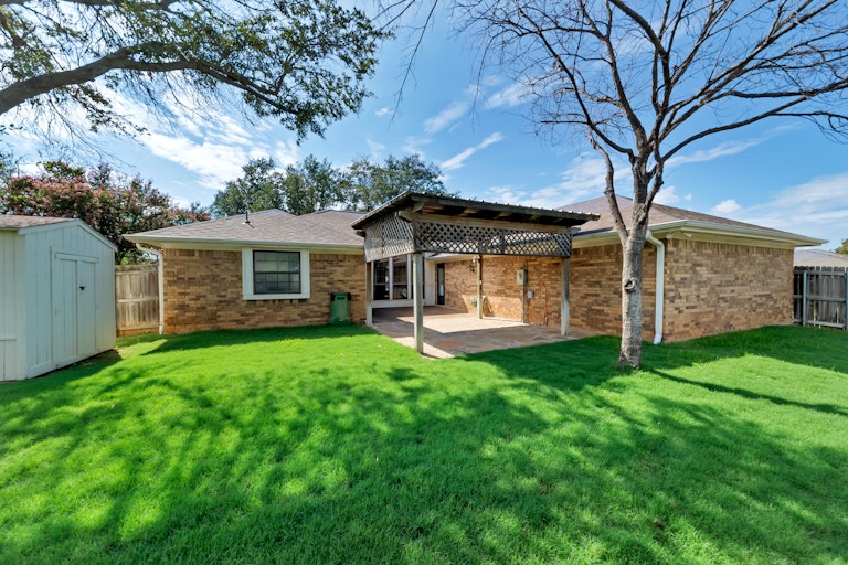 Photo 30 of 30 - 3608 Woodhaven Ct, Bedford, TX 76021
