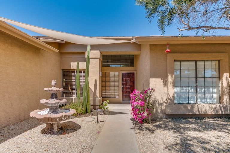 Photo 2 of 36 - 6020 W Grandview Rd, Glendale, AZ 85306