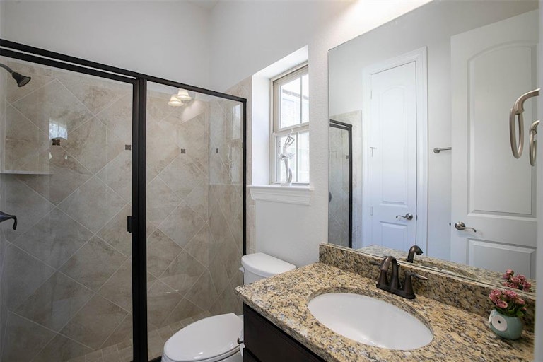 Photo 31 of 48 - 6339 Windermere Park Ln, Sugar Land, TX 77479