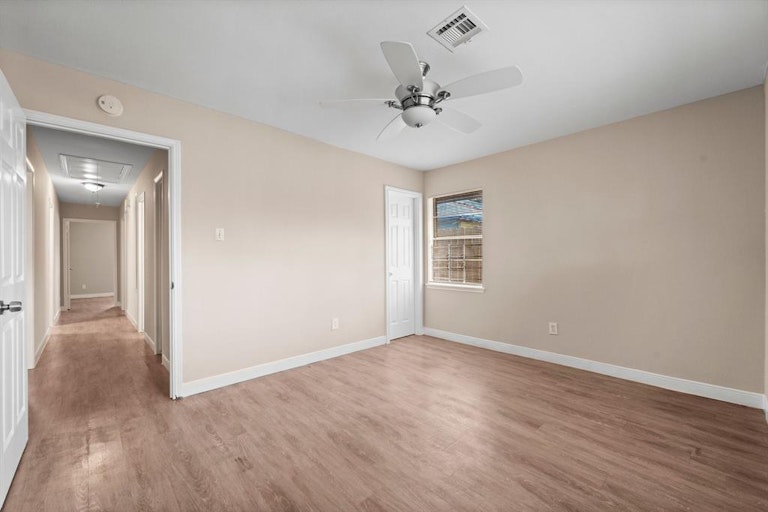 Photo 18 of 25 - 302 E 40th 1/2 St, Houston, TX 77018