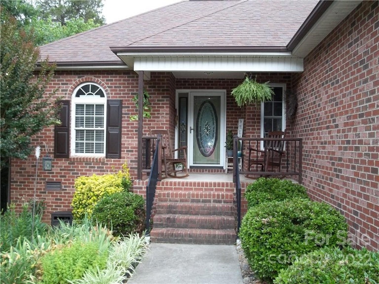 Photo 3 of 15 - 1353 Clinton Ct, Iron Station, NC 28080