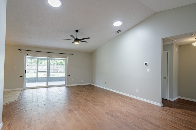 Photo 5 of 23 - 1108 Shaffer Trl, Oviedo, FL 32765
