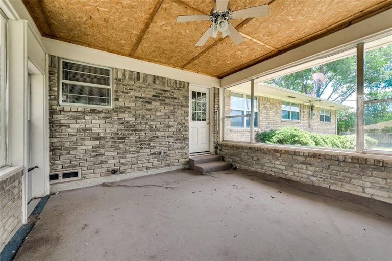Photo 23 of 26 - 13 Lee Dr, Rockwall, TX 75032