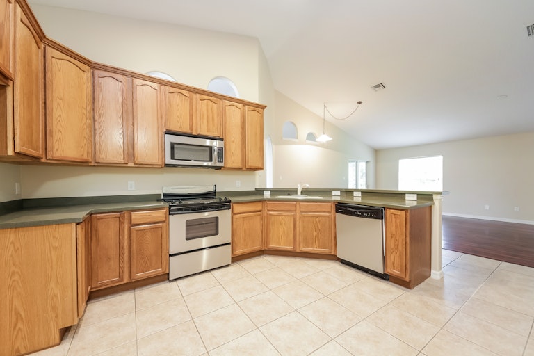 Photo 4 of 27 - 2207 Wolf Ridge Ln, Mount Dora, FL 32757