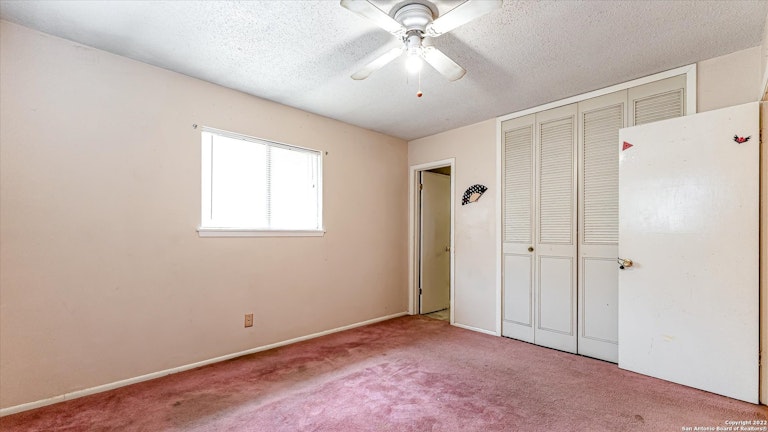 Photo 16 of 25 - 7323 Timber Ridge Dr, San Antonio, TX 78227