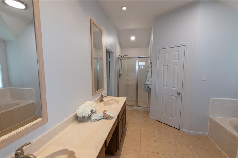 Photo 20 of 29 - 1010 Abbott Dr, Pearland, TX 77584