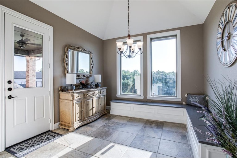 Photo 13 of 40 - 180 Denali Way, Waxahachie, TX 75167