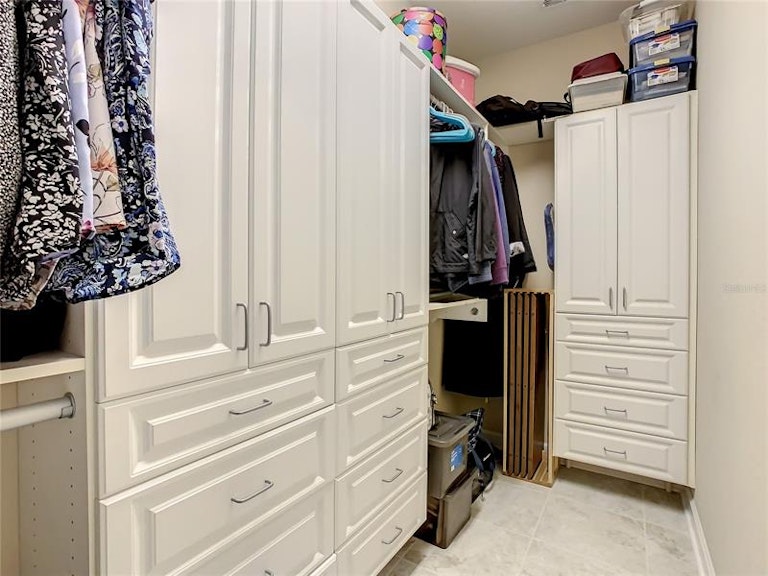 Photo 37 of 69 - 2704 Aloma Oaks Dr, Oviedo, FL 32765