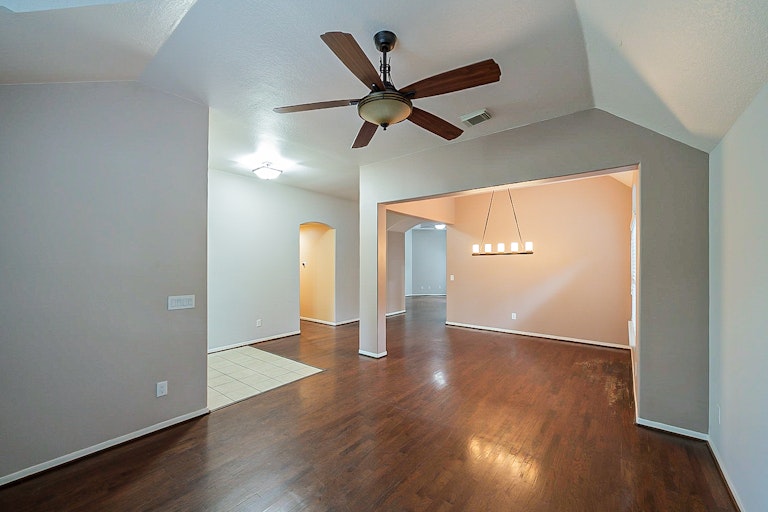 Photo 17 of 39 - 57 N Old Cedar Cir, Spring, TX 77382