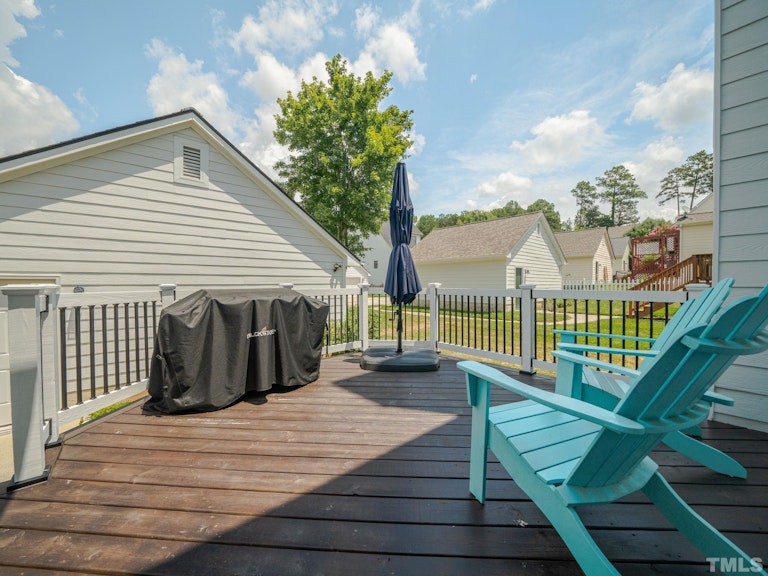 Photo 23 of 34 - 205 Chancellors Ridge Dr, Durham, NC 27713