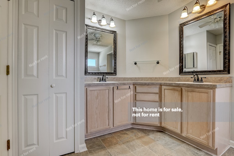 Photo 8 of 33 - 3000 Havengate Dr, Green Cove Springs, FL 32043