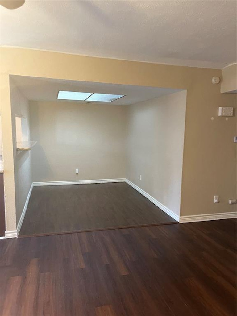 Photo 10 of 26 - 5665 Tyler St, The Colony, TX 75056