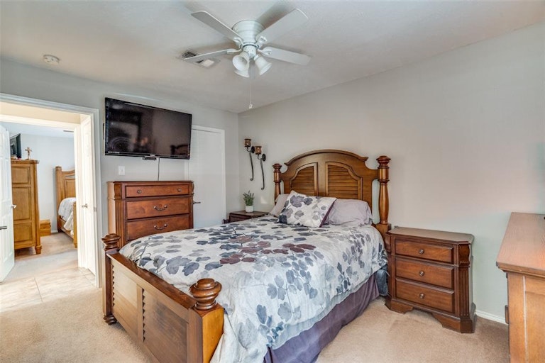 Photo 17 of 36 - 2704 N Ave, Plano, TX 75074