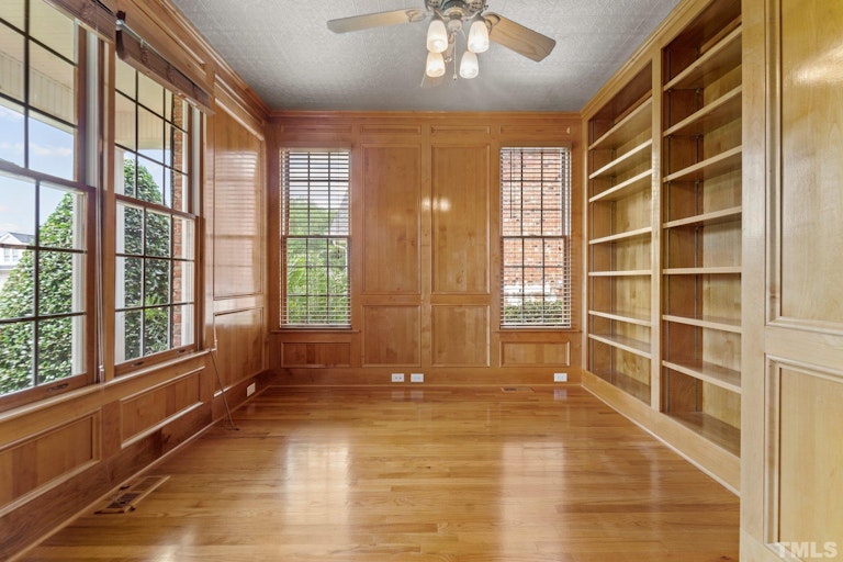 Photo 4 of 30 - 631 E Lakota Dr, Fuquay Varina, NC 27526