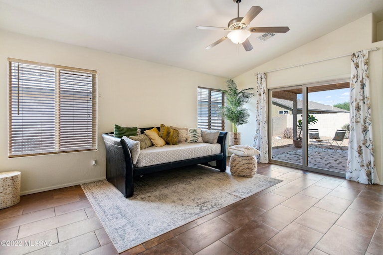 Photo 5 of 39 - 9264 N Crystal Moon Ct, Tucson, AZ 85743
