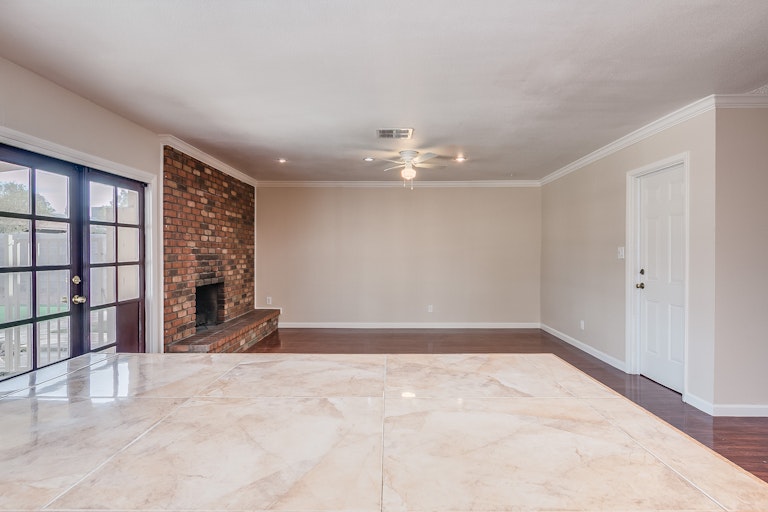 Photo 15 of 31 - 2734 W Charleston Ave, Phoenix, AZ 85053