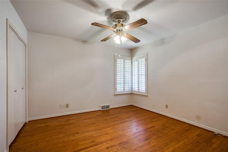 Photo 18 of 25 - 6462 Woodcrest Ln, Dallas, TX 75214