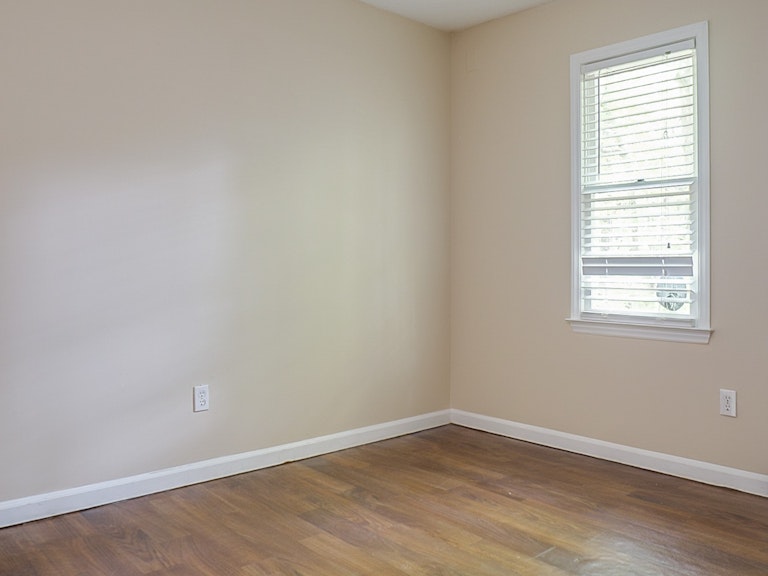 Photo 18 of 22 - 612 Sanderson Dr, Durham, NC 27704