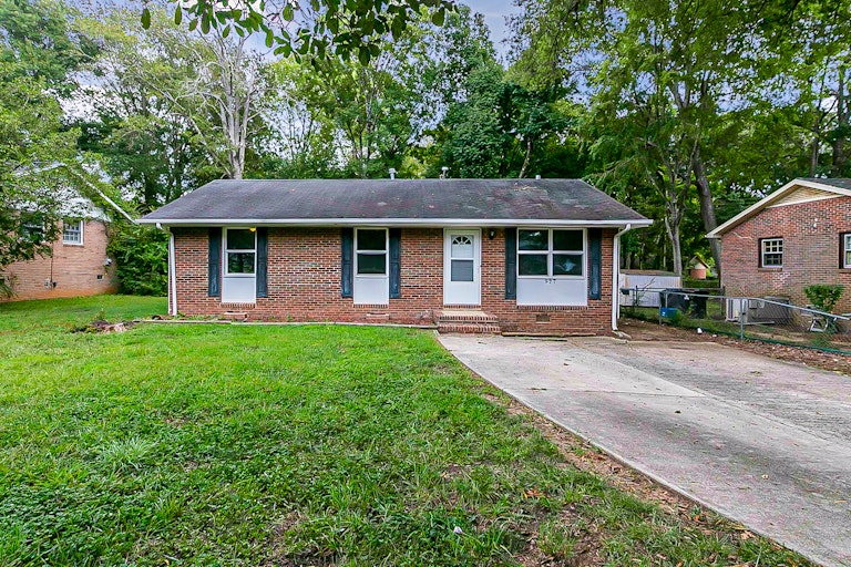 Photo 1 of 15 - 977 Stonewall Ave S, Rock Hill, SC 29730