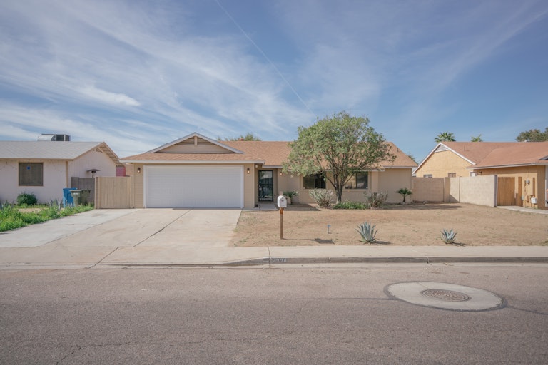Photo 1 of 21 - 4224 N 79th Dr, Phoenix, AZ 85033