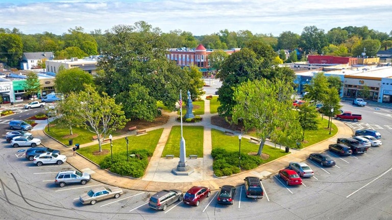 Photo 6 of 23 - 13100 Vista Dr, Covington, GA 30014