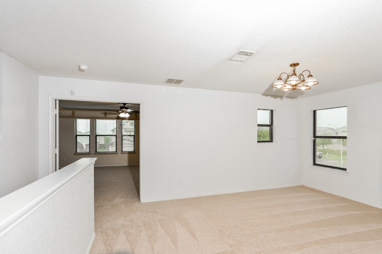 Photo 12 of 27 - 5701 Ping Way, Schertz, TX 78108